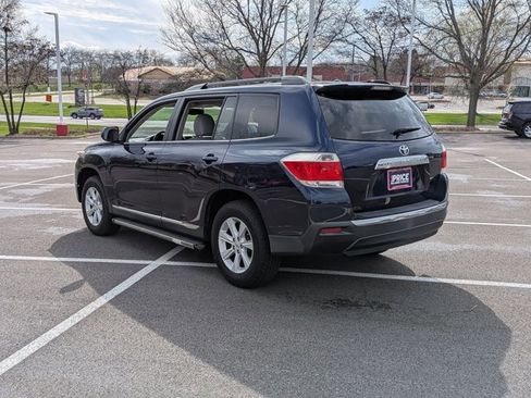 Used 2012 Toyota Highlander SE w/ Tow Pkg image 7