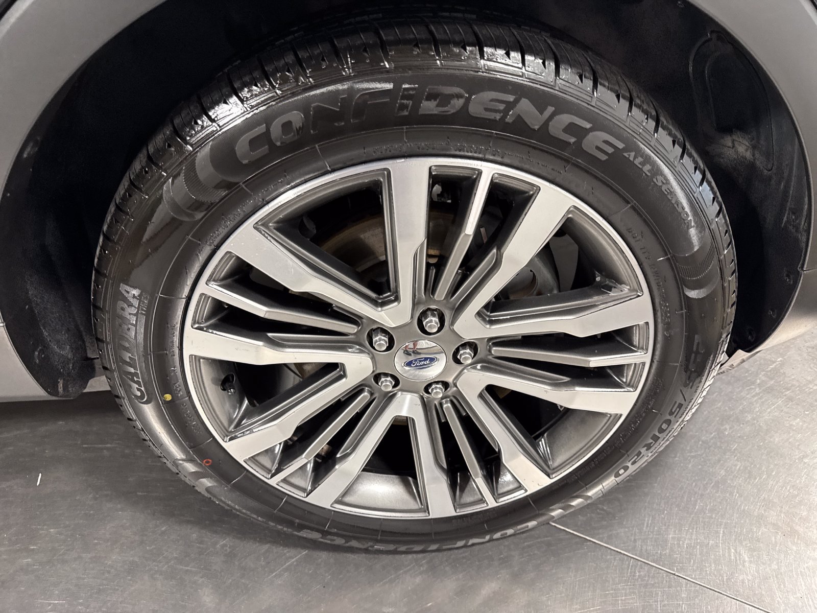 Used 2018 Ford Explorer Platinum AWD/4WD image 14