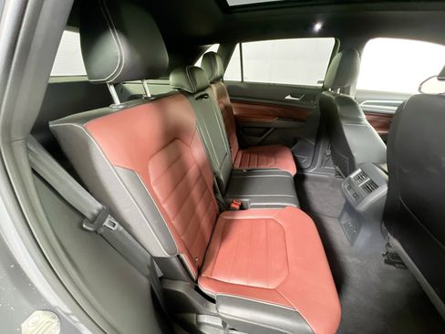 Used 2022 Volkswagen Atlas Cross Sport SEL Premium R-Line image 27