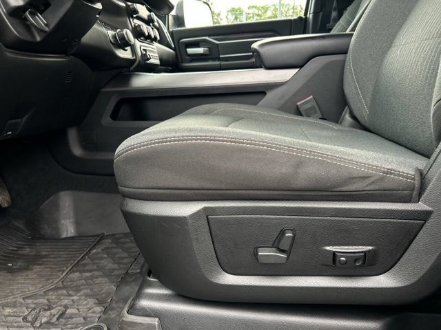 Used 2022 RAM 2500 Big Horn w/ Night Edition AWD/4WD image 31
