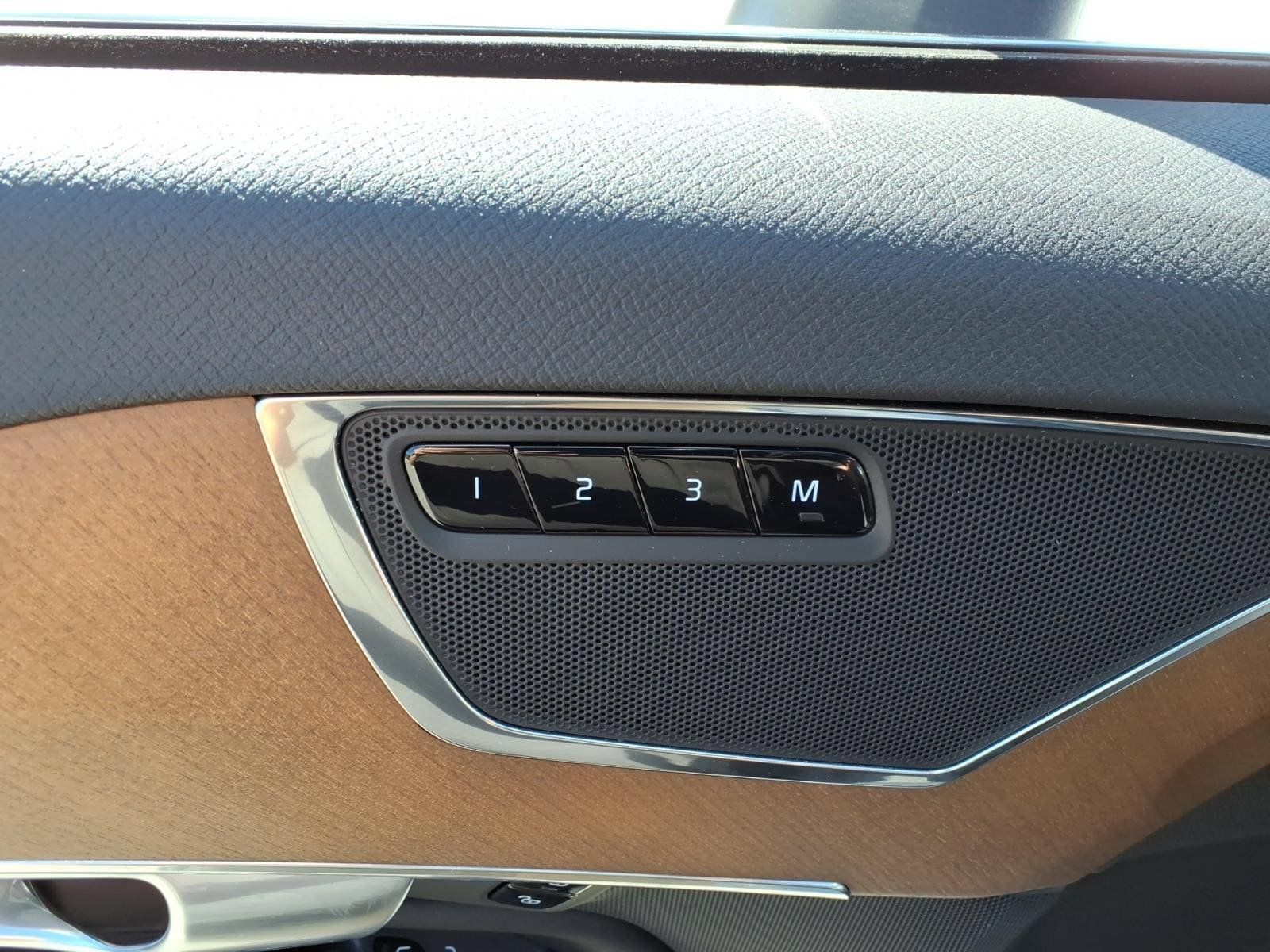 Certified 2023 Volvo XC90 B5 Plus w/ Protection Package Premier AWD/4WD image 18