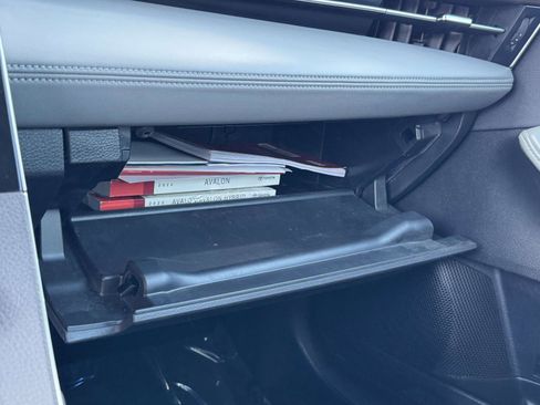 Certified 2022 Toyota Avalon Limited image 30