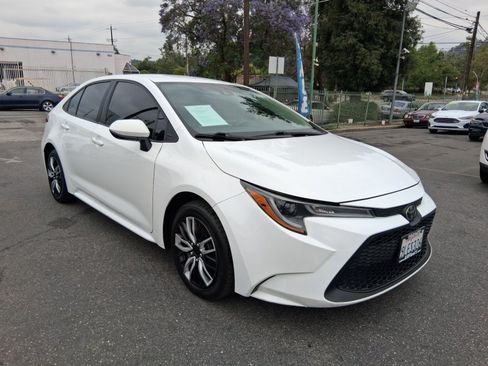 Used 2021 Toyota Corolla LE FWD image 1