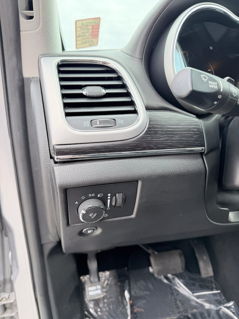 Used 2019 Jeep Grand Cherokee Summit AWD/4WD image 10