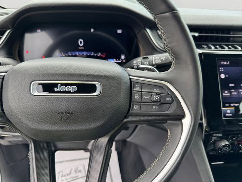 Used 2024 Jeep Grand Cherokee L Laredo AWD/4WD image 20