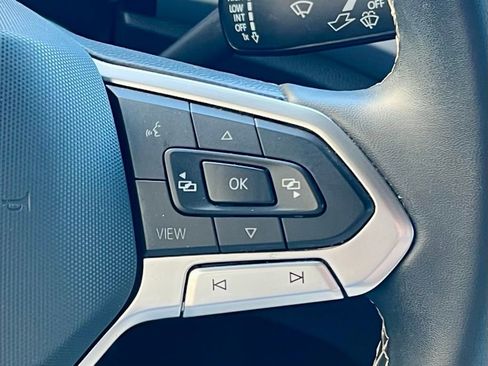 Used 2022 Volkswagen Atlas Cross Sport SE image 23