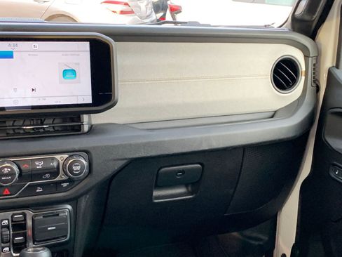 Used 2025 Jeep Wrangler Sport S image 34