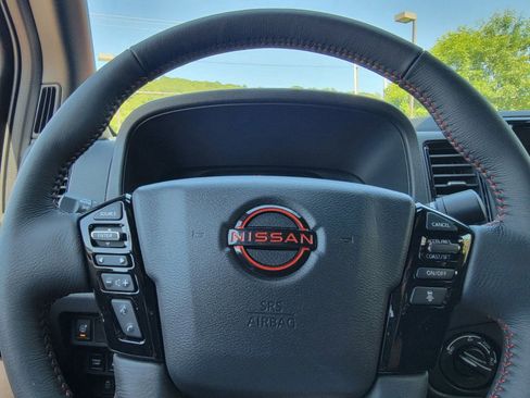 Used 2024 Nissan Frontier PRO-4X w/ Technology Package image 11