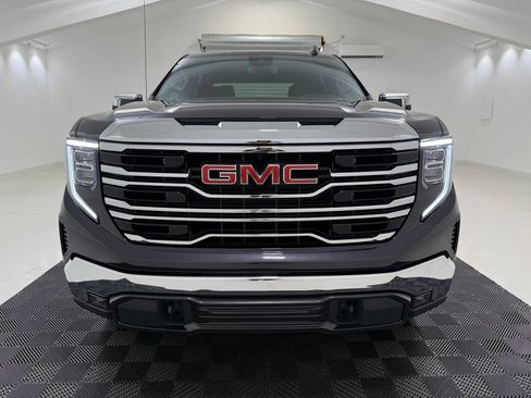 Used 2023 GMC Sierra 1500 SLT w/ SLT Premium Package AWD/4WD image 2