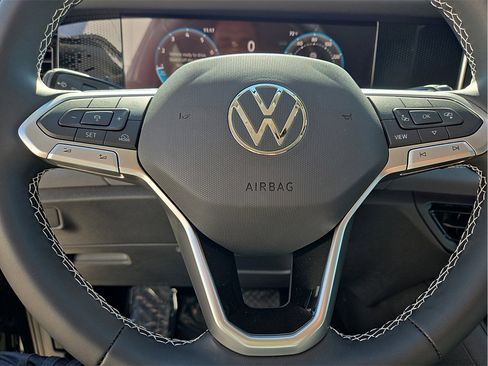 New 2026 Volkswagen Tiguan SE image 25