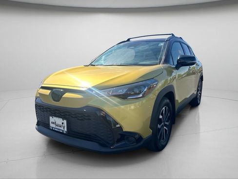 Used 2024 Toyota Corolla Cross AWD Hybrid w/ Moonroof Package image 12