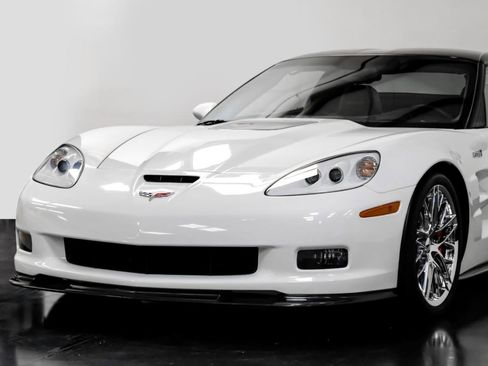 Used 2012 Chevrolet Corvette ZR1 w/ 3ZR Preferred Equipment Group RWD image 9