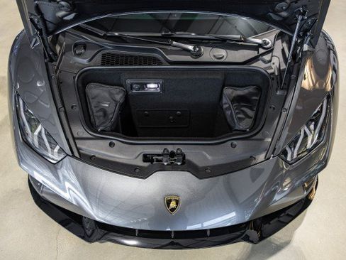 Used 2021 Lamborghini Huracan EVO RWD image 31