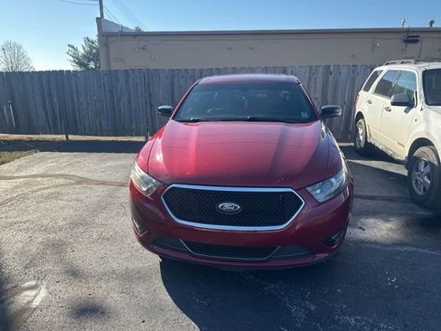 Used 2015 Ford Taurus SHO image 2