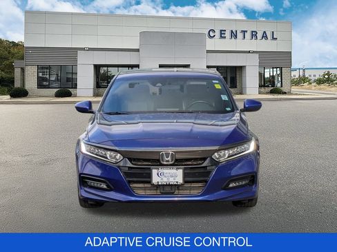 Used 2018 Honda Accord Sport image 2