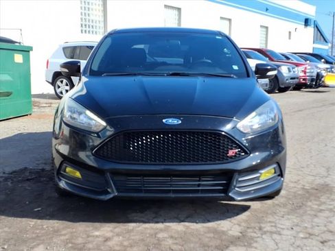 Used 2017 Ford Focus ST image 2