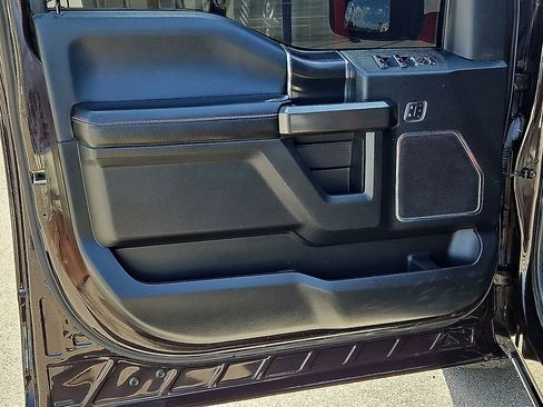 Used 2019 Ford F150 Lariat w/ Equipment Group 502A Luxury AWD/4WD image 17