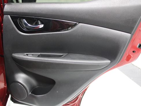 Used 2021 Nissan Rogue Sport SV FWD image 20