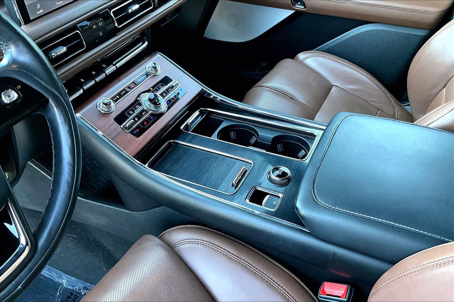 Used 2022 Lincoln Aviator Reserve w/ Equipment Group 201A RWD image 15