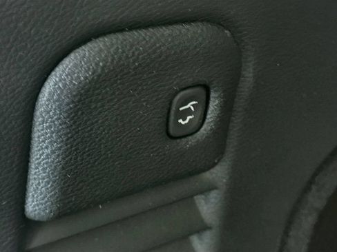 Used 2018 Jeep Grand Cherokee Overland AWD/4WD image 31