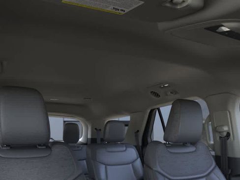 New 2025 Ford Explorer Active w/ Active Comfort Package image 23