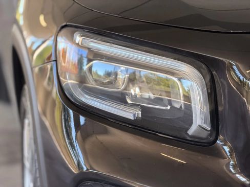 Used 2020 Mercedes-Benz GLB 250 image 11