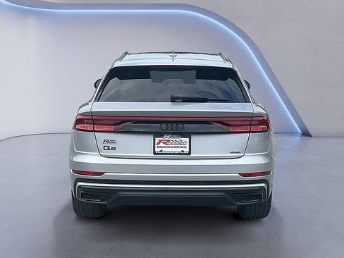 Used 2022 Audi Q8 Premium Plus w/ Premium Plus Package image 3