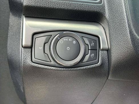 Used 2019 Ford Explorer XLT AWD/4WD image 25