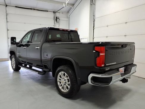 Used 2025 Chevrolet Silverado 2500 LTZ w/ LTZ Premium Package AWD/4WD image 5