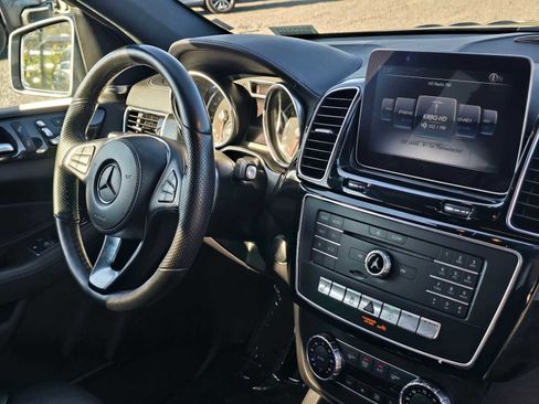 Used 2019 Mercedes-Benz GLS 450 4MATIC image 10