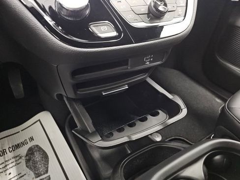 New 2026 Chrysler Pacifica Select image 30