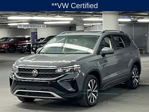 Used 2022 Volkswagen Taos SE image 3