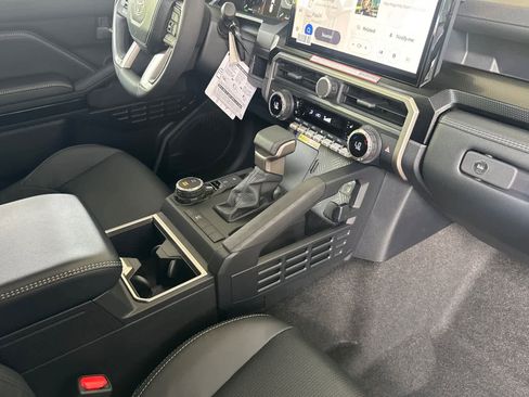 New 2026 Toyota 4Runner Limited AWD/4WD image 16
