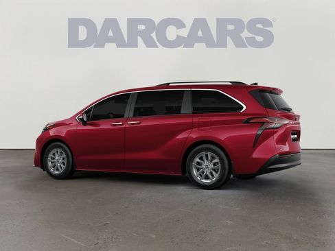 New 2026 Toyota Sienna XLE AWD/4WD image 5