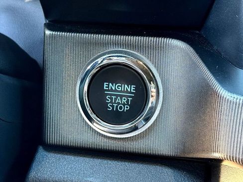 Certified 2024 Ford F250 Platinum image 17