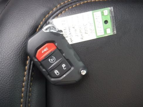 New 2026 Jeep Gladiator Sahara image 44