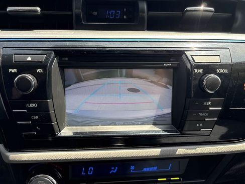 Used 2015 Toyota Corolla LE FWD image 28