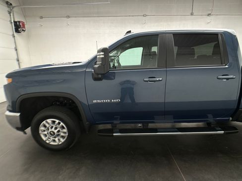 Used 2025 Chevrolet Silverado 2500 LT w/ Convenience Package AWD/4WD image 5