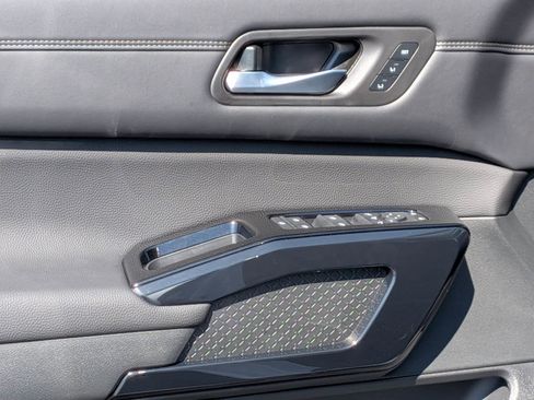 New 2026 Nissan Pathfinder Platinum image 13