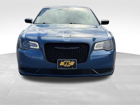 Used 2021 Chrysler 300 Touring w/ Sport Appearance Package RWD image 8