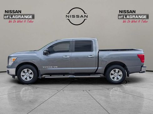 Used 2019 Nissan Titan SV RWD image 8
