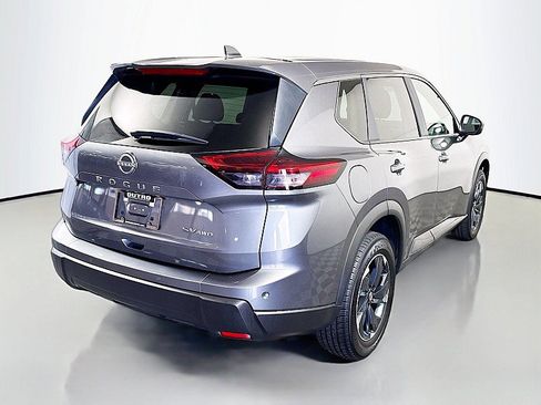 Used 2024 Nissan Rogue SV AWD/4WD image 7