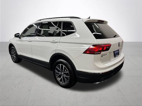 Used 2020 Volkswagen Tiguan SE w/ Panoramic Sunroof Package AWD/4WD image 4