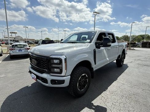 Certified 2025 Ford F250 Lariat w/ Lariat Ultimate Package image 3