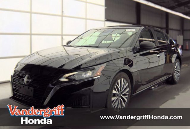 Used 2025 Nissan Altima 2.5 SV FWD image 1