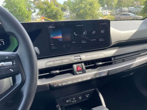 Used 2025 Kia K4 LXS image 17