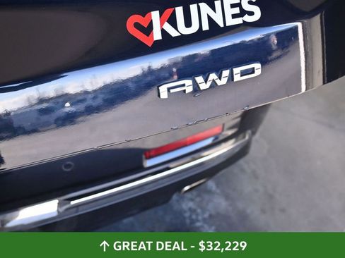 Used 2022 GMC Acadia Denali w/ Denali Ultimate Package image 25