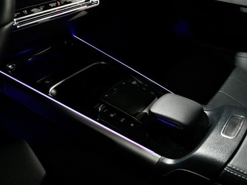 Used 2023 Mercedes-Benz EQB 300 4MATIC w/ Exclusive Package image 20