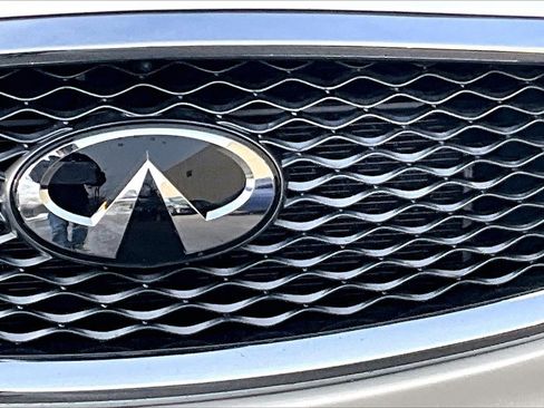 Used 2019 INFINITI QX50 Essential w/ Premium Heat Package image 11