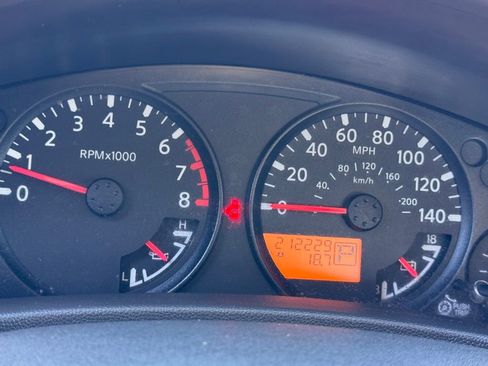 Used 2014 Nissan Frontier SV image 12